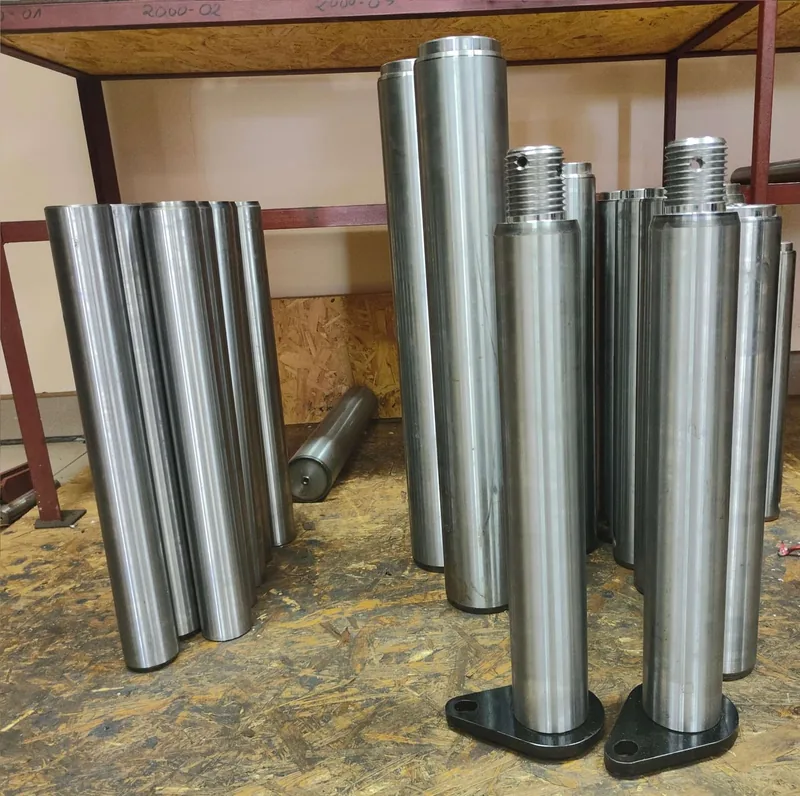 Sworznie gładkie i z gwintem do koparek - Plastimetal Siennica